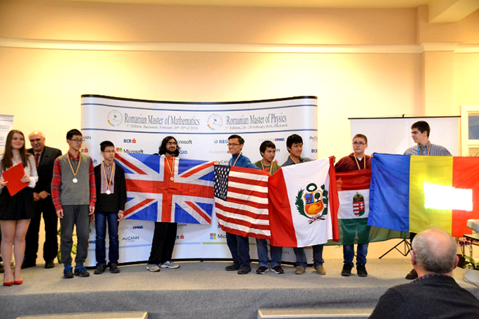 Huanuqueños obtienen medalla de plata en olimpiadas de matemática