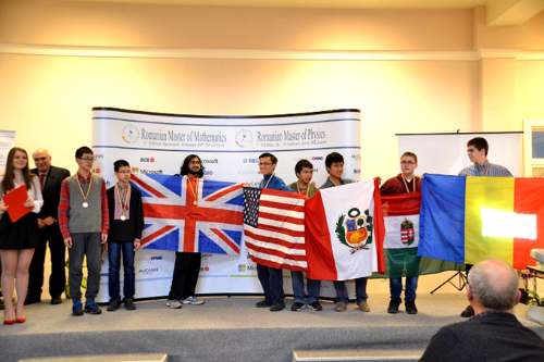 Huanuqueños obtienen medalla de plata en olimpiadas de matemática
