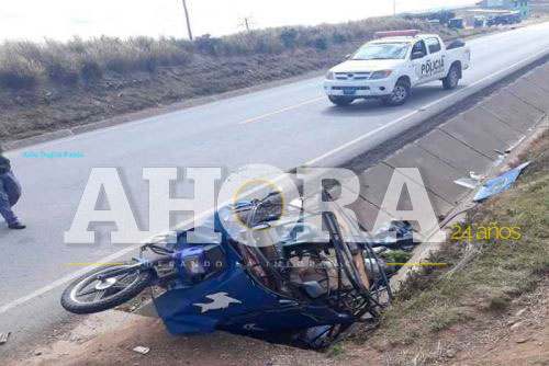 Tres muertos al chocar camioneta con mototaxi