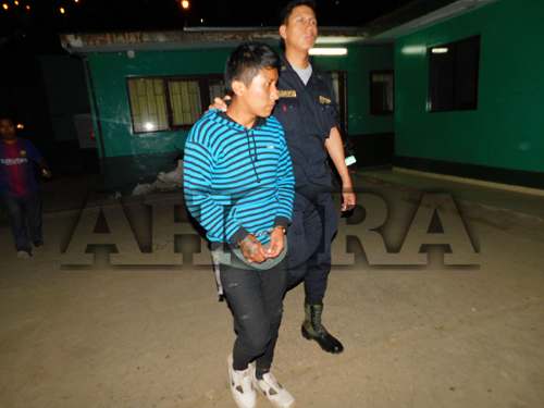 Detienen a dos sujetos que asaltaron con cuchillo a obrero