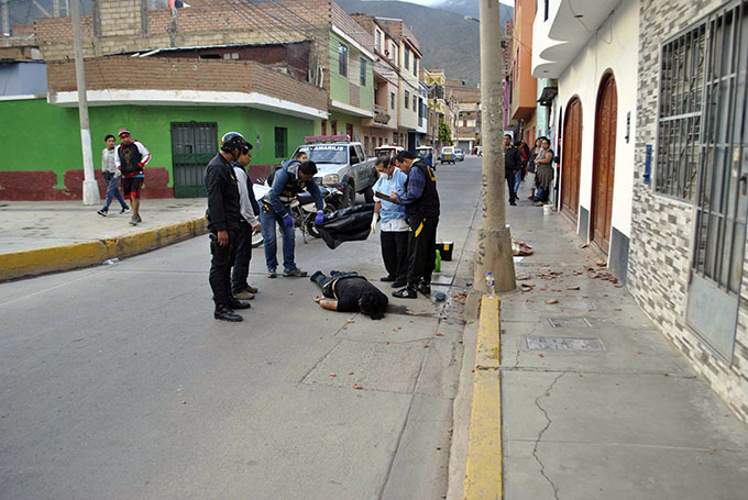 Inquilino muere tras caer de tercer piso