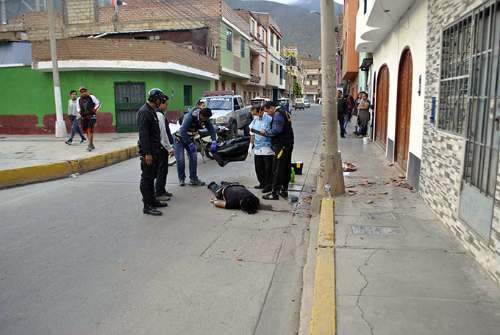Inquilino muere tras caer de tercer piso