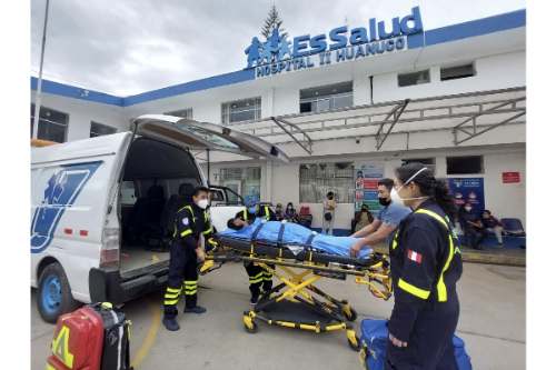 EsSalud Huánuco traslada a gestante en ambulancia aérea para salvar ambas vidas