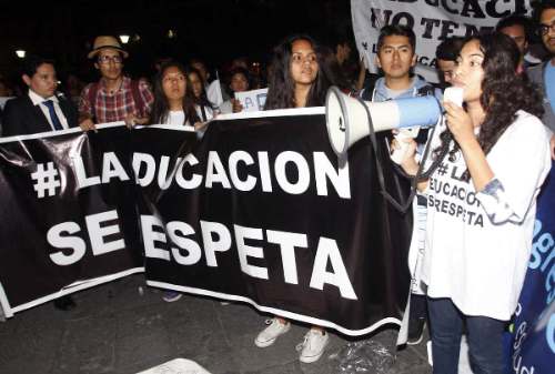 Presentan proyecto de ley para que universitarios puedan pernoctar en universidades durante protestas