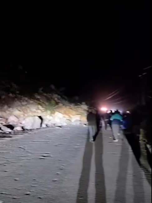 Huaico bloquea la Carretera Central: tránsito detenido y transporte en riesgo entre Huariaca y San Rafael