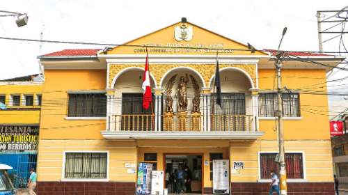 Emiten orden de captura para policía sentenciada por tráfico de influencias