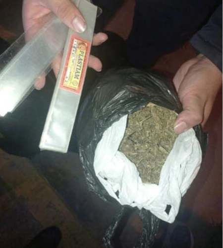 Serenos arrestan a sujeto con un paquete de marihuana