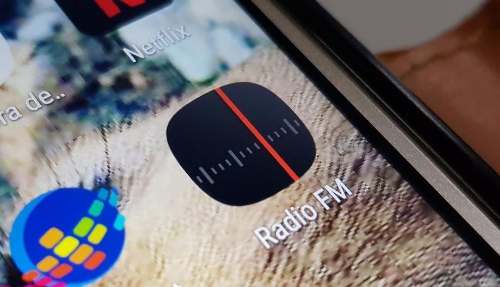 Radio FM obligatoria en celulares parece buena idea y el precio a pagar