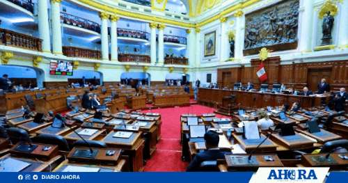 Polémica en el Congreso: la firma de Fujimori regresa a la Constitución
