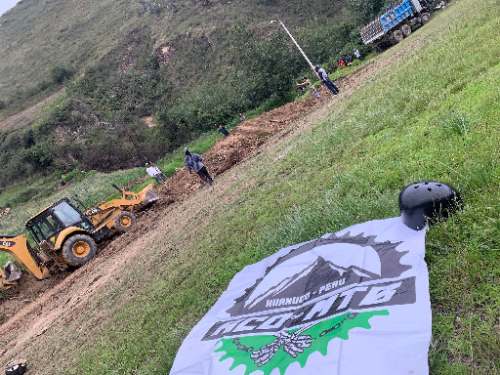 Comuneros habilitan circuito para ciclismo extremo