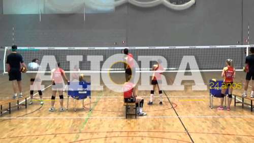 Inscríbase al curso para entrenador de voleibol