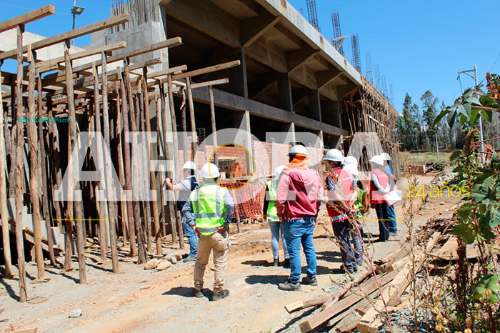 Jóvenes voluntarios de la Contraloría supervisan obras públicas de Huánuco