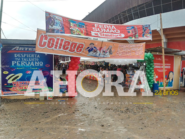 Feria escolar junto al Coliseo