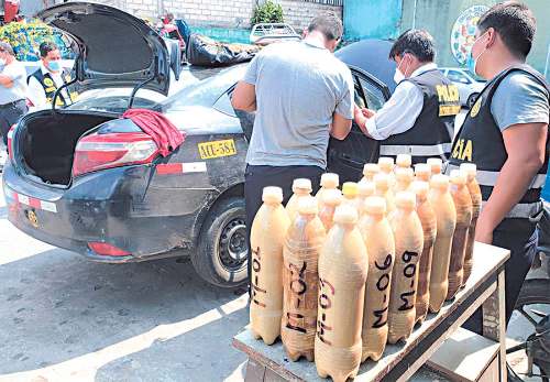 Cae banda de narcotraficantes con 21 botellas con clorhidrato de cocaína
