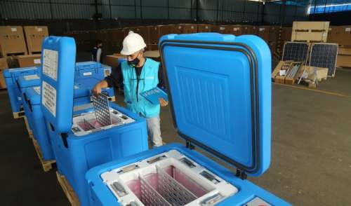 Minsa compra 1100 congeladoras solares para almacenar vacunas