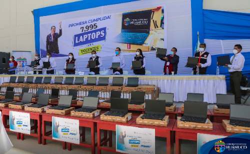Juan Alvarado y funcionarios compraron 7995 laptops de manera irregular, más S/ 23 millones de perjuicio