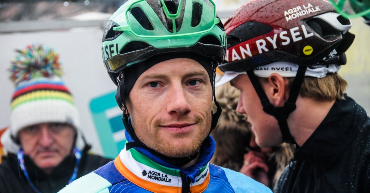 Bennett, exmaillot verde, vuelve al ciclismo tras operación de corazón