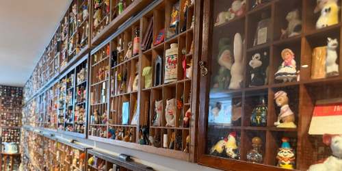 50 años de colección: Miniaturas invaden el sótano de mamá