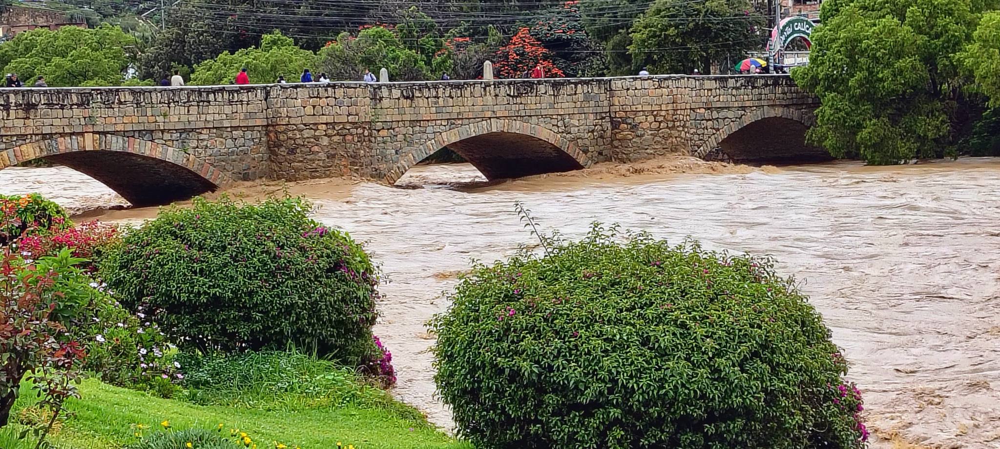 Crecida del río Huallaga en Huánuco expone riesgos en puentes, zonas ribereñas y poblados aislados
