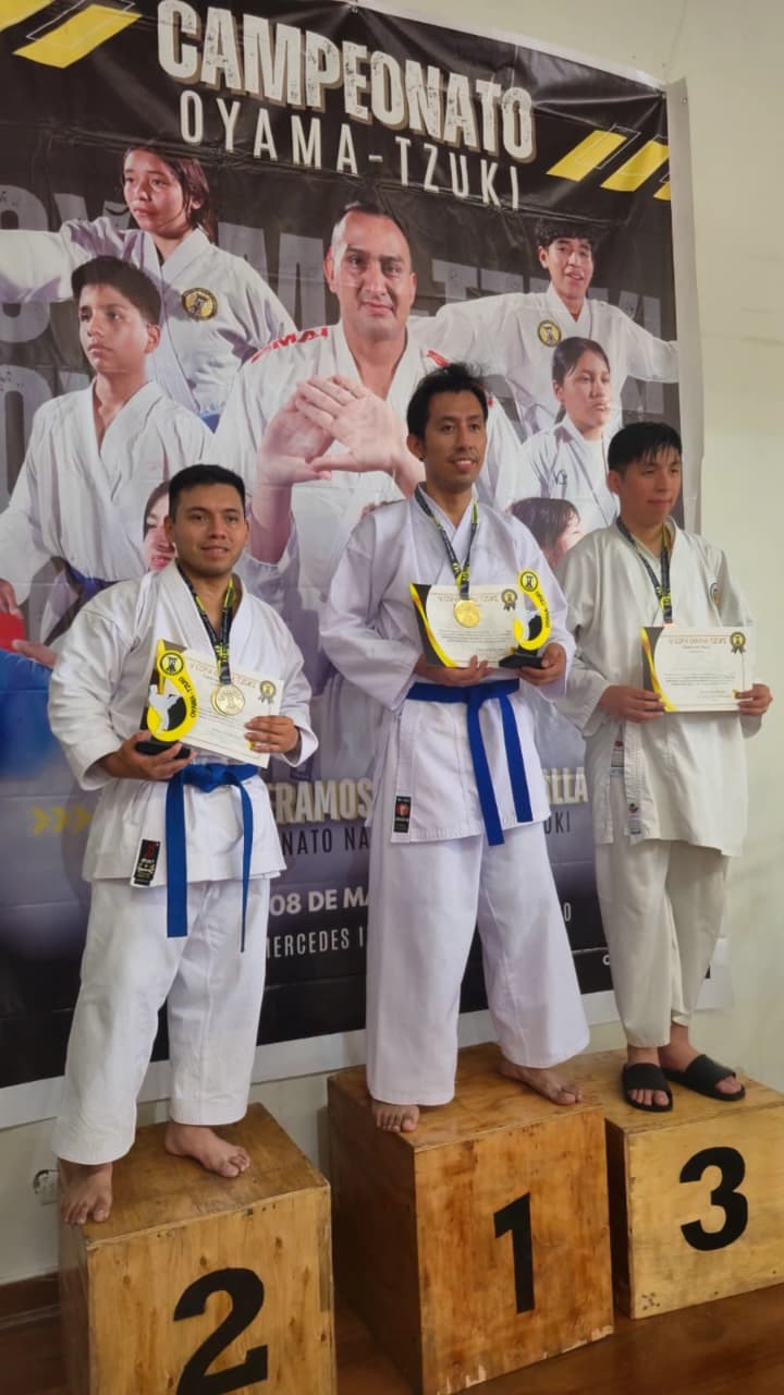 Karateca huanuqueño gana oro y plata en torneo nacional