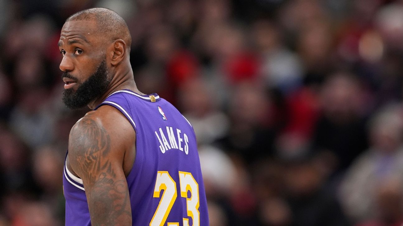 LeBron calienta pero no juega por tercera vez seguida