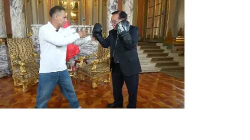 Presidente Balcázar participa en transmisión boxeando en Palacio mientras se agudiza crisis 