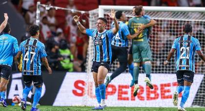 Noriega titular: Gremio igualó como local en Brasileirao