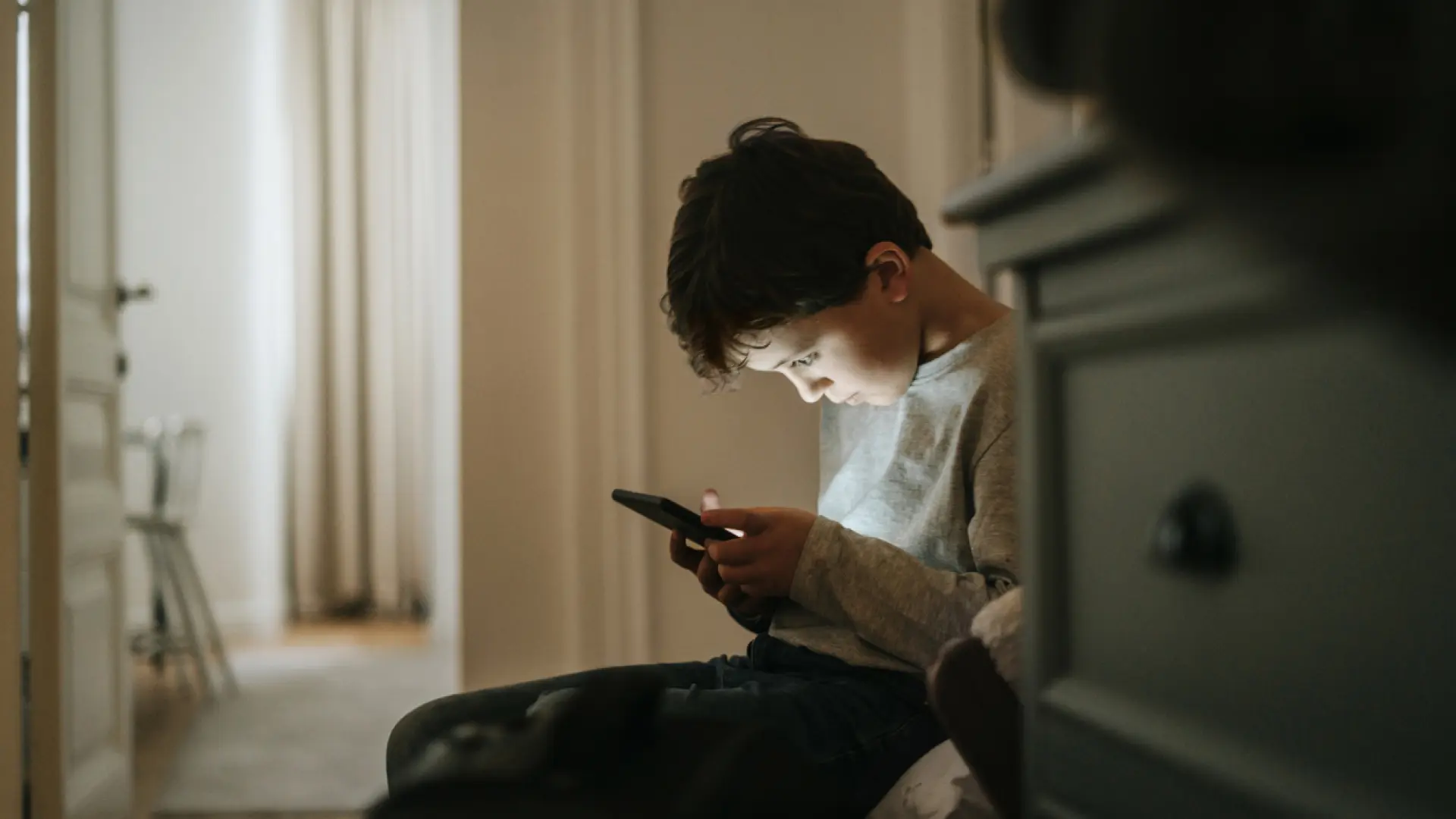 Demasiadas redes sociales disparan depresión en niños y adolescentes