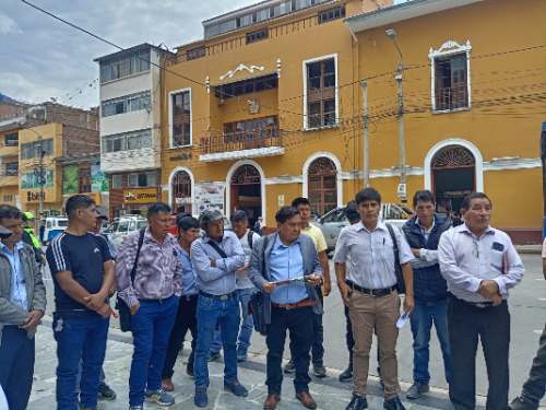Alcaldes de centros poblados emplazarán a Pulgar por retraso en compra de camionetas este 18 de marzo 