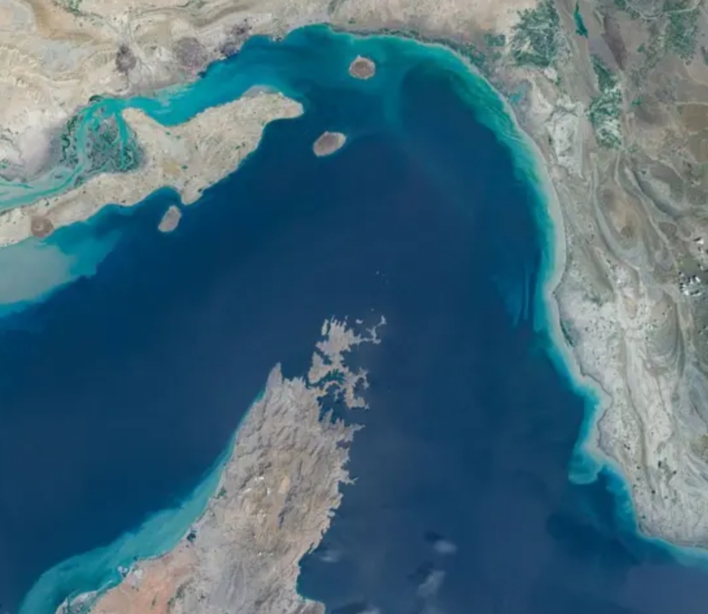 Estados Unidos eleva presión militar en el estrecho de Ormuz tras nuevas acciones de Irán