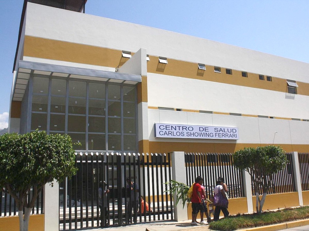 Denuncian pérdida de 20 mil cupos médicos en hospital Carlos Showing Ferrari por ineficiencia