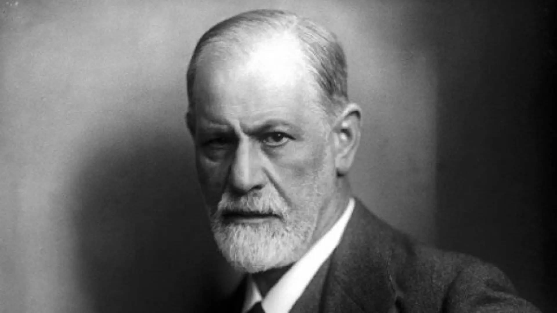 Sigmund Freud: La protección del padre, máxima necesidad en la infancia