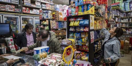 Irán: Economía en crisis, precios 40% más, salarios peligran