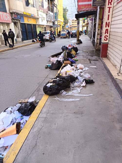 Bloqueo en Chilipampa cumple segunda noche y deja a Huánuco bajo presión sanitaria