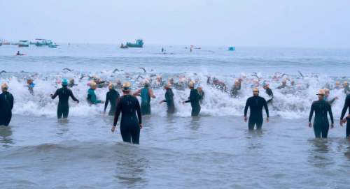 Oswaldo Chumpitaz y Mel Villalobos dominan Bithon Race Lima en Chorrillos