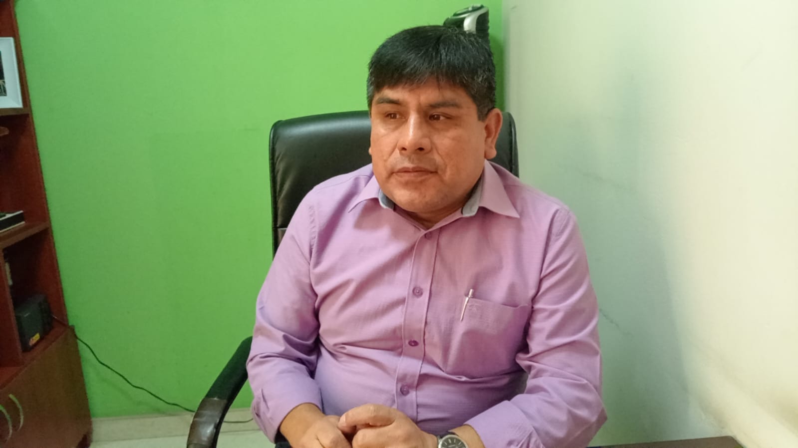 Consejo aprueba viaje de Pulgar y reabre críticas por salidas al exterior