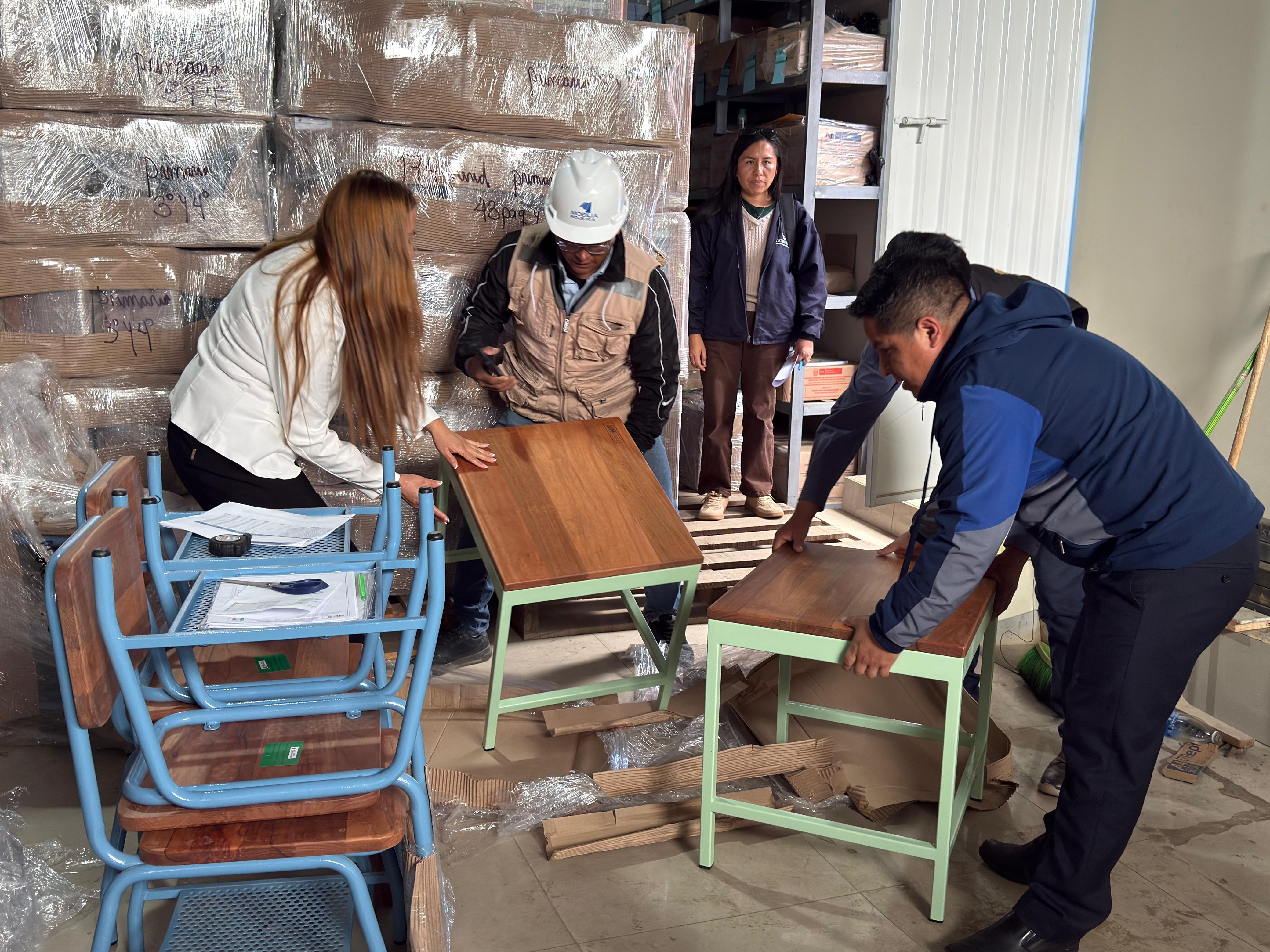 Huánuco acelera entrega de mobiliario y 232 mil libros para cerrar brechas educativas en tres provincias