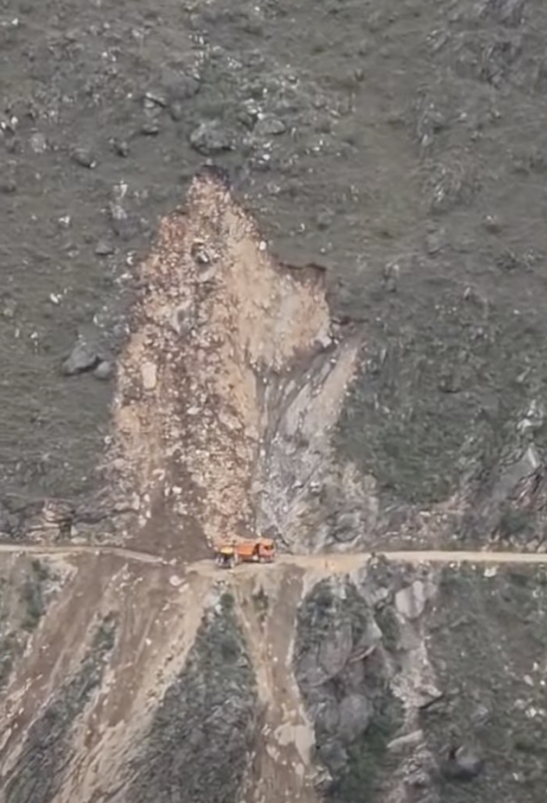 Pulgar exige la salida del ministro de Defensa por incumplir puente aéreo a Huacaybamba