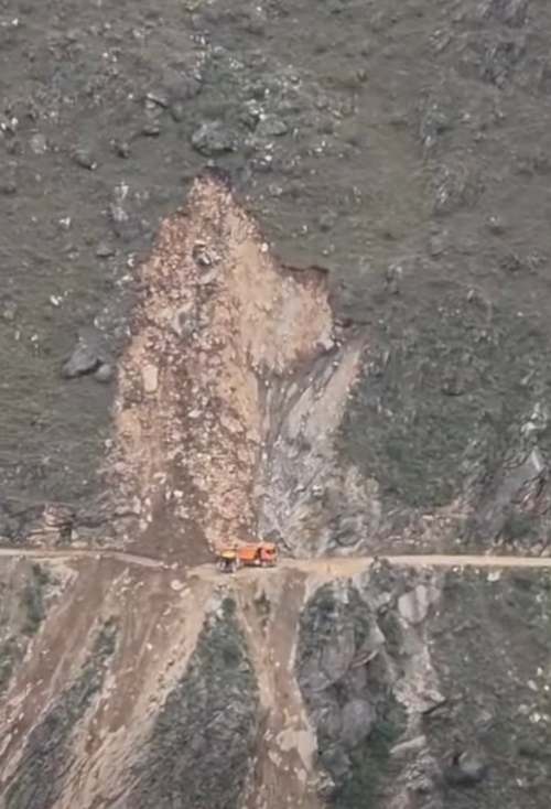 Pulgar exige la salida del ministro de Defensa por incumplir puente aéreo a Huacaybamba