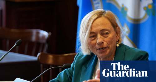 Gobernador de Maine veta freno a centros de datos