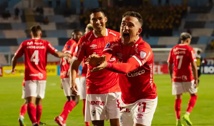 Cienciano hace respetar Cusco ante Atlético Mineiro