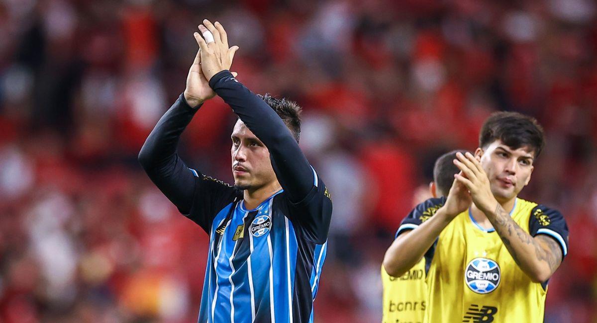 Sudamericana: Gremio enfrenta a Riestra de Erick Noriega