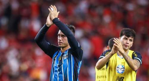 Sudamericana: Gremio enfrenta a Riestra de Erick Noriega