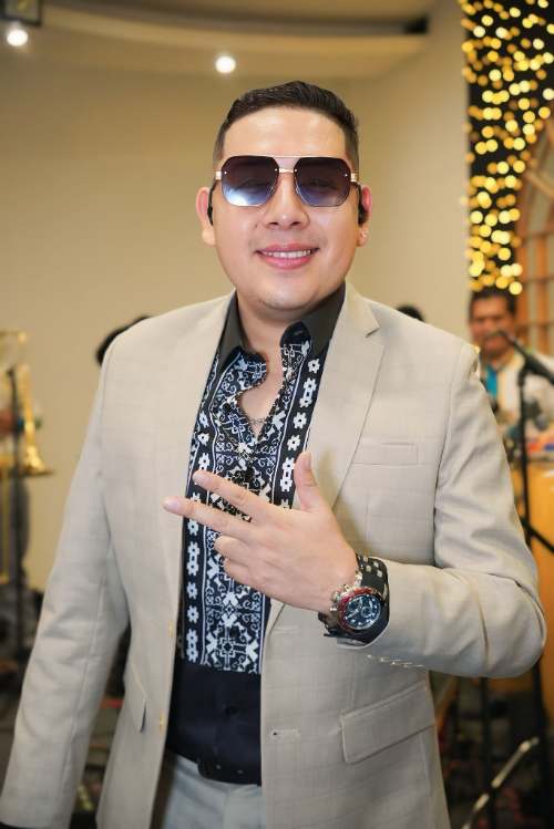 Fernando Guillén relata cómo pasó de animador adolescente a dueño de Los Duros de la Cumbia