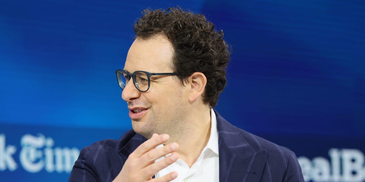 Capitalistas asedian Anthropic con ofertas de $800 mil millones