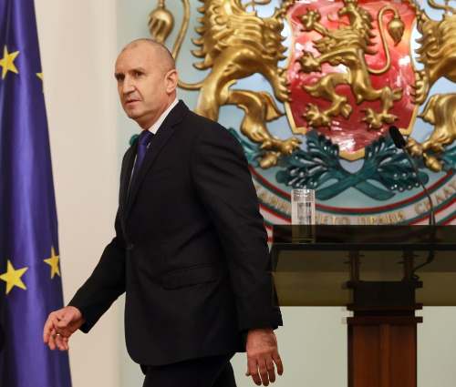 Bulgaria entra en una nueva etapa política tras la victoria de Rumen Radev