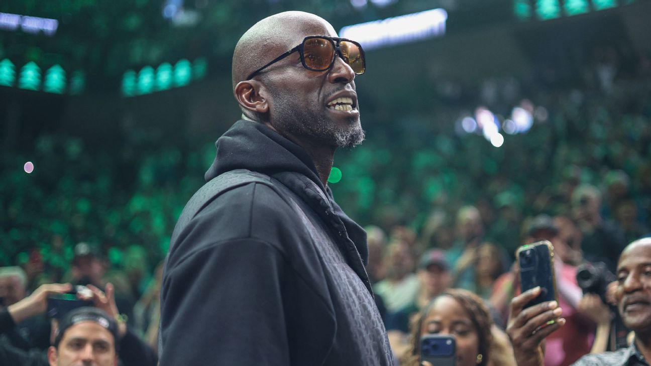 KG vuelve a los Wolves y la afición lo aclama