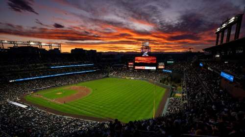 Propietarios de Broncos compran acciones minoritarias de los Rockies