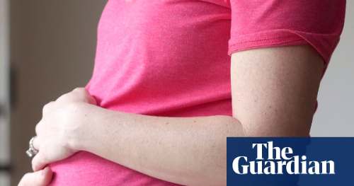 Sindicato británico pide licencia por maternidad para evitar fuga de docentes