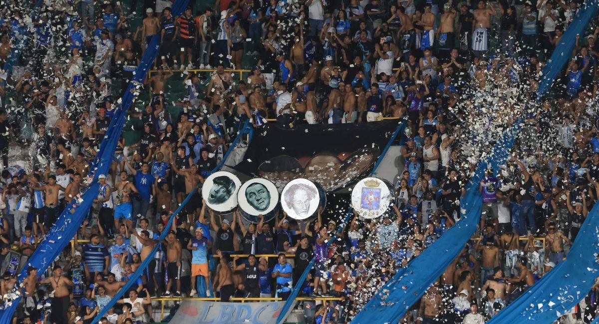 Fútbol en vivo hoy jueves: Horarios y canales de partidos en Perú